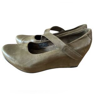 Tsubo Karris Leather Mary Jane Wedge Shoes Olive Green Size 8.5 New